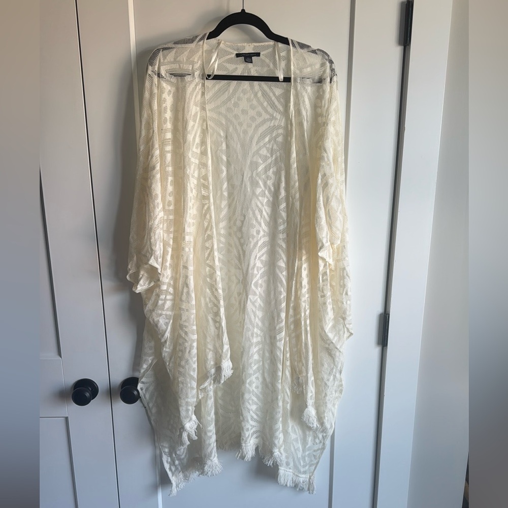 NWOT American Eagle Ivory Lace Kimono/Swim Cover Up - one size